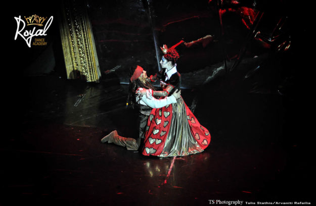 Alice Sails in Royaland #Jack_Sparrow #Red_Queen