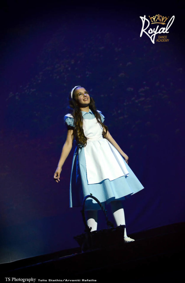 Alice Sails in Royaland #Alice