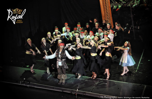 Alice Sails in Royaland #pirates