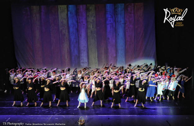 Alice Sails in Royaland