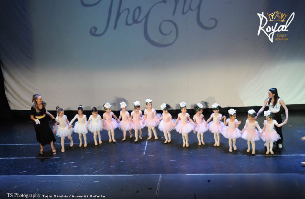 Alice Sails in Royaland #flowers