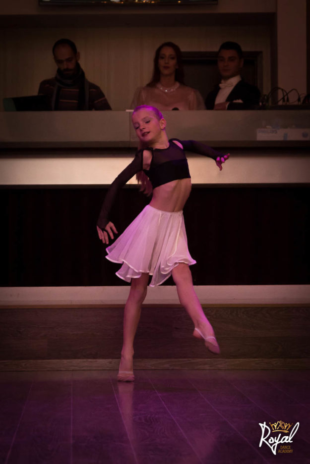 Christmas Party #contemporary #solo