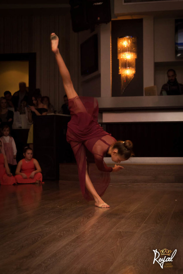 Christmas Party #contemporary #solo