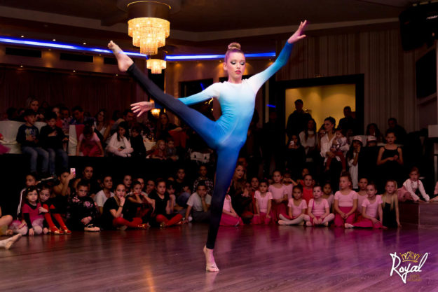 Christmas Party #contemporary #solo